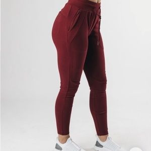 Alphalete Women’s Identity Pro Joggers - Major Red